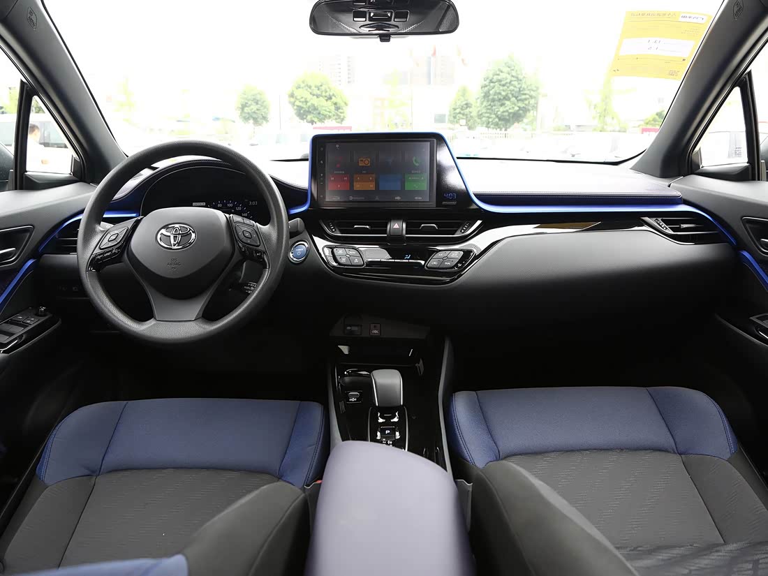 Toyota C-HR EV — фото 4