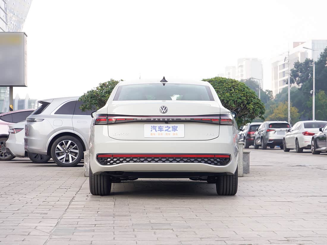 Volkswagen Passat — фото 3
