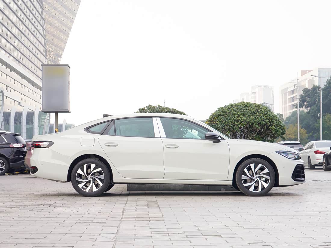 Volkswagen Passat — фото 4
