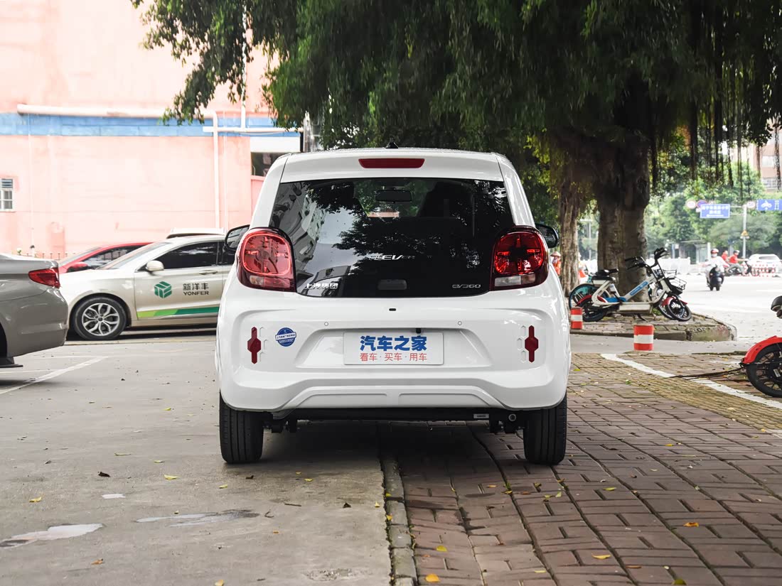 Roewe CLEVER — фото 4