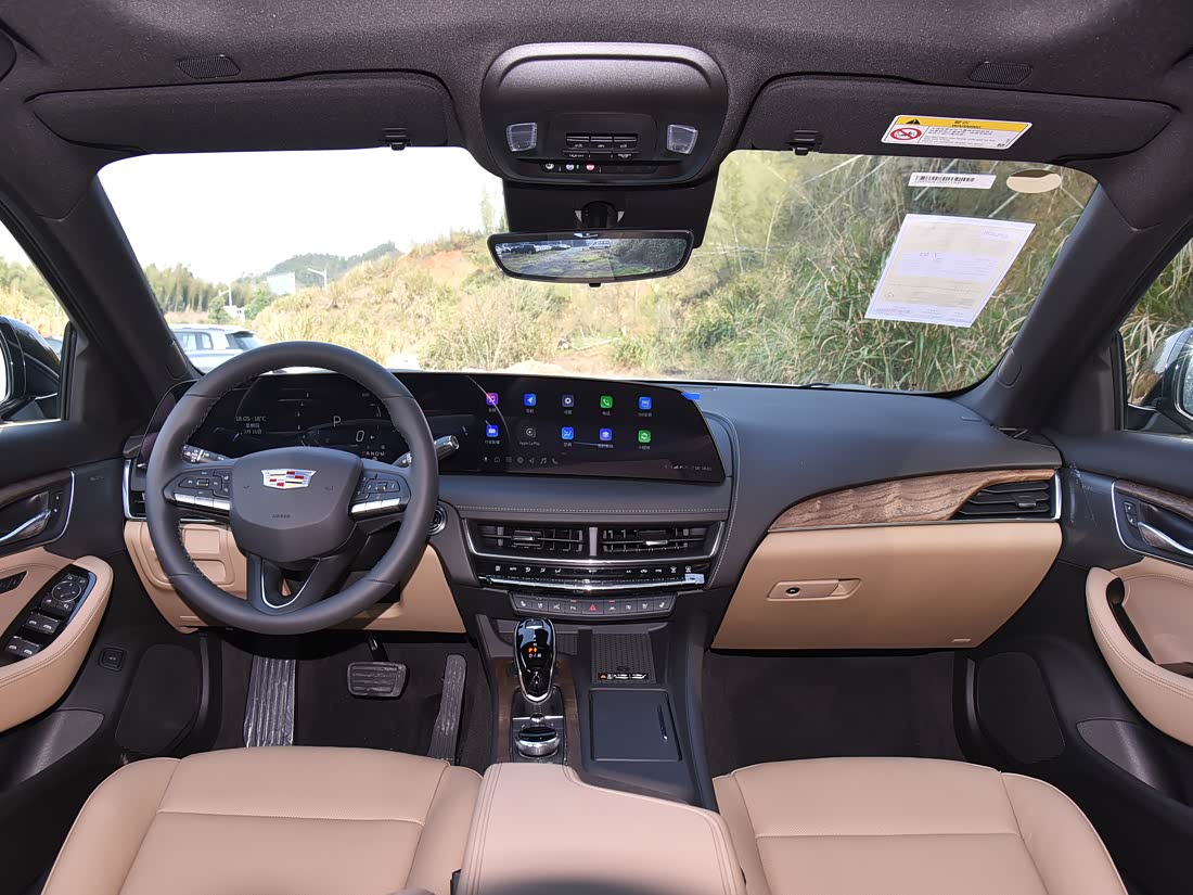 Cadillac CT5 — фото 4