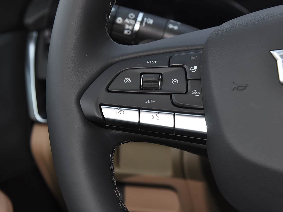 Cadillac CT5 — фото 6