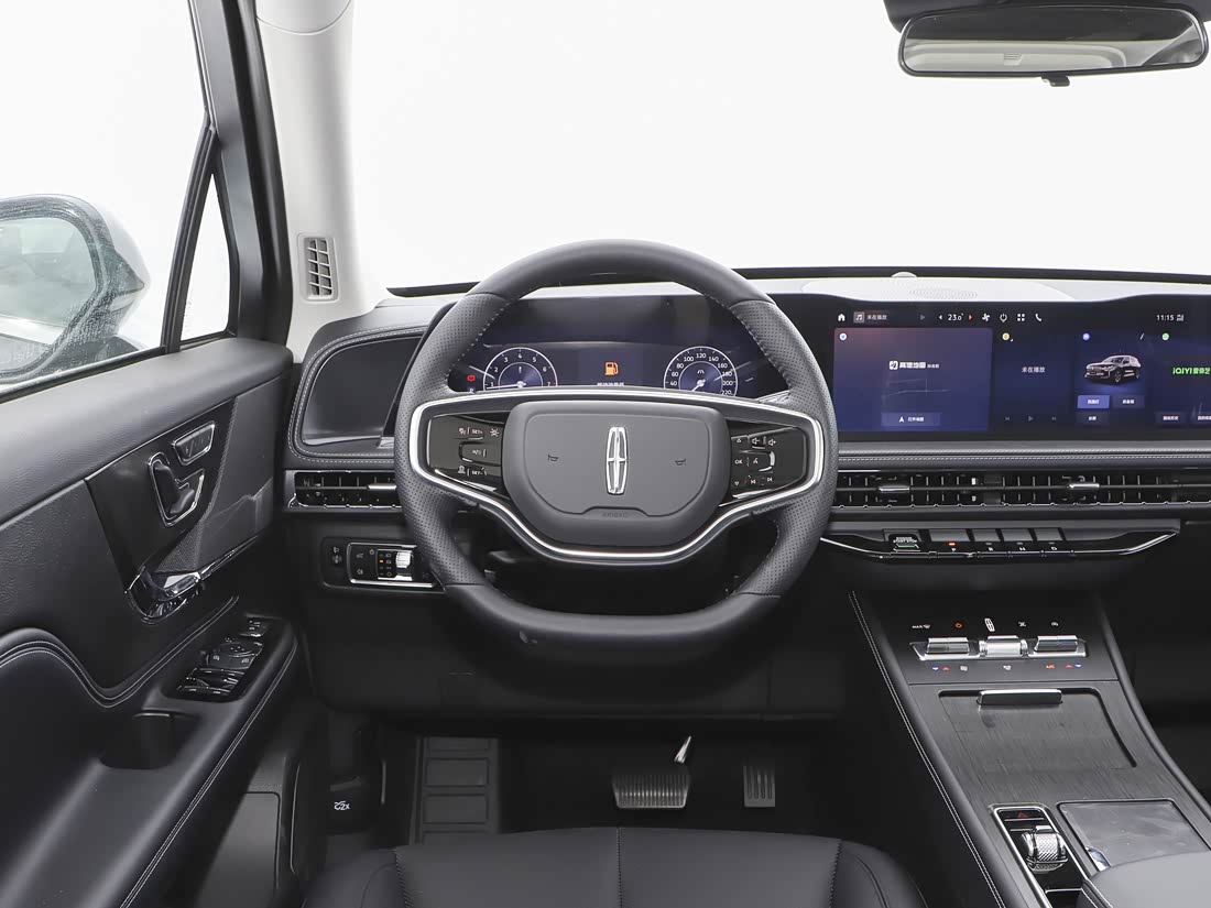 Lincoln Adventurer — фото 7