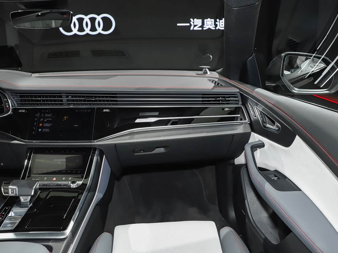 Audi RS Q8 — фото 2