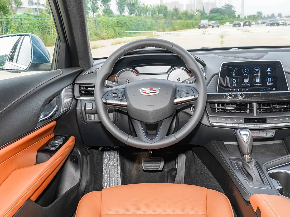 Cadillac CT4 — фото 5