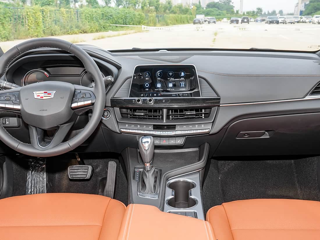 Cadillac CT4 — фото 6
