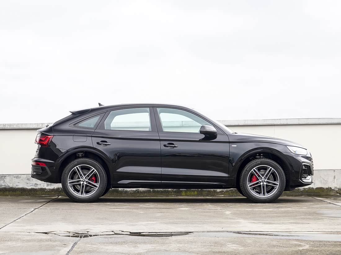 Audi Q5L Sportback — фото 2