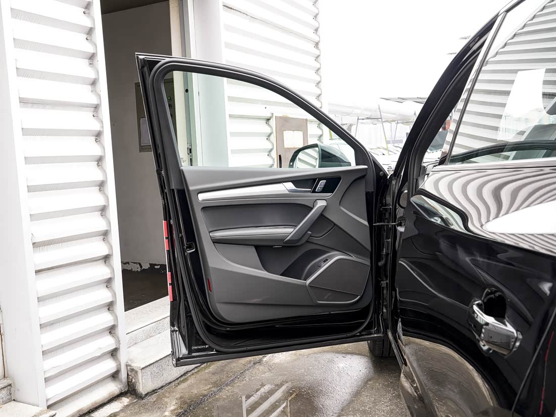 Audi Q5L Sportback — фото 8