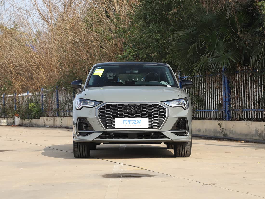Audi Q3 Sportback — фото 1