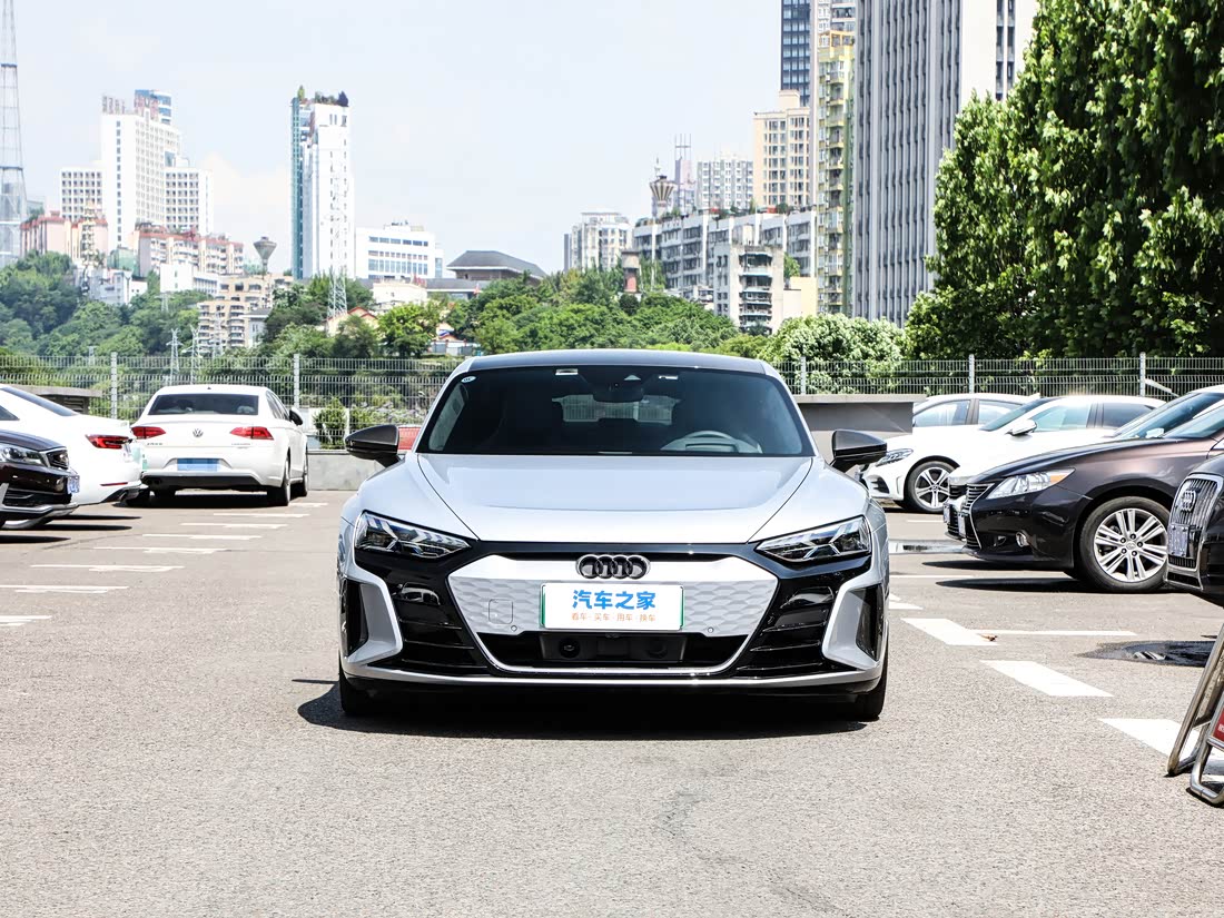 Audi RS e-tron GT — фото 2