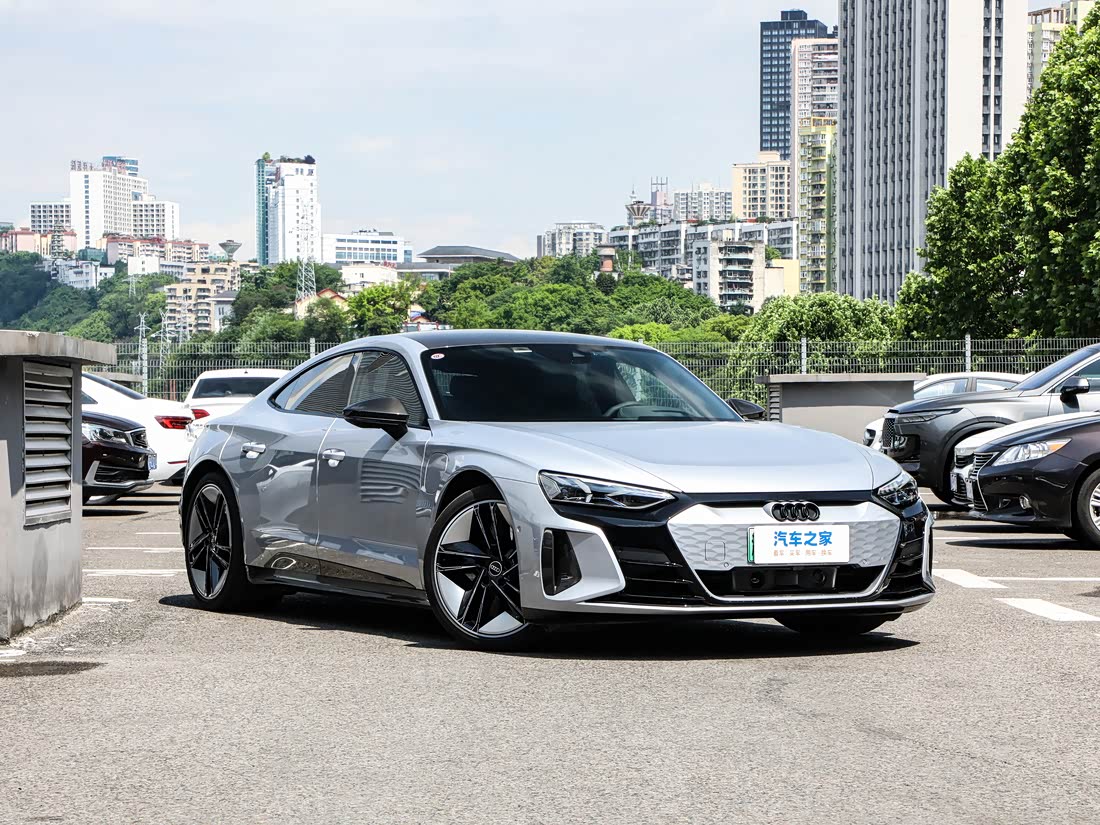 Audi RS e-tron GT — фото 3