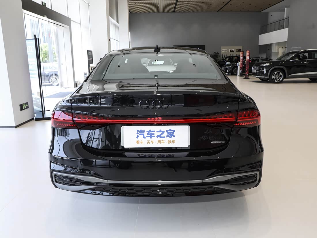 Audi A7L — фото 5