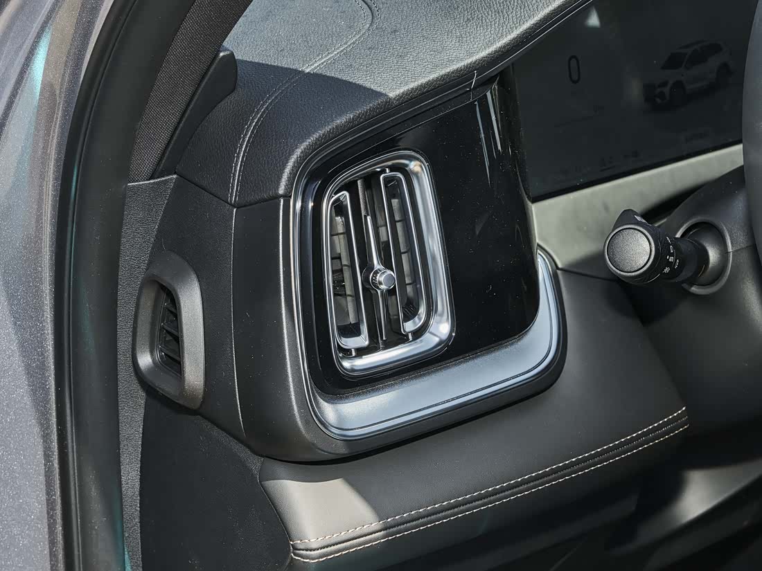 Geely Monjaro — фото 8