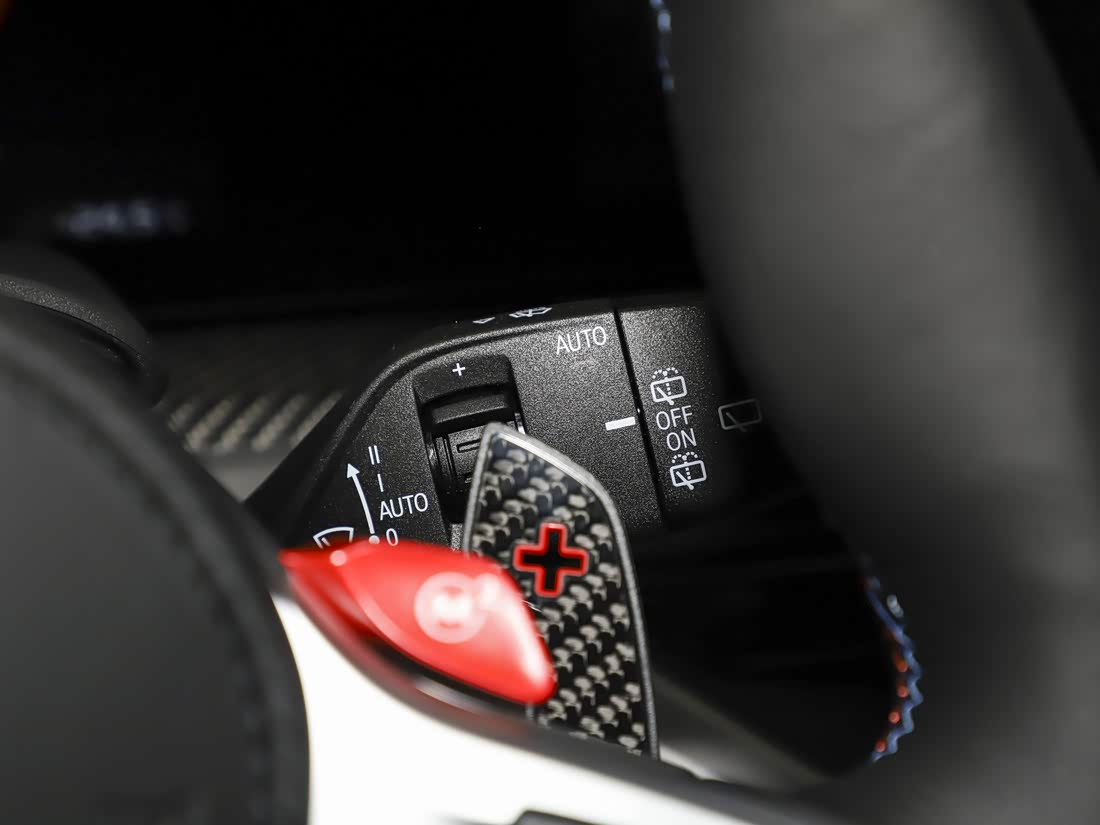 BMW XM — фото 8