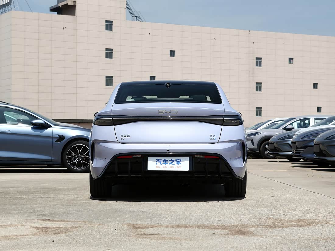 BYD Seal — фото 3