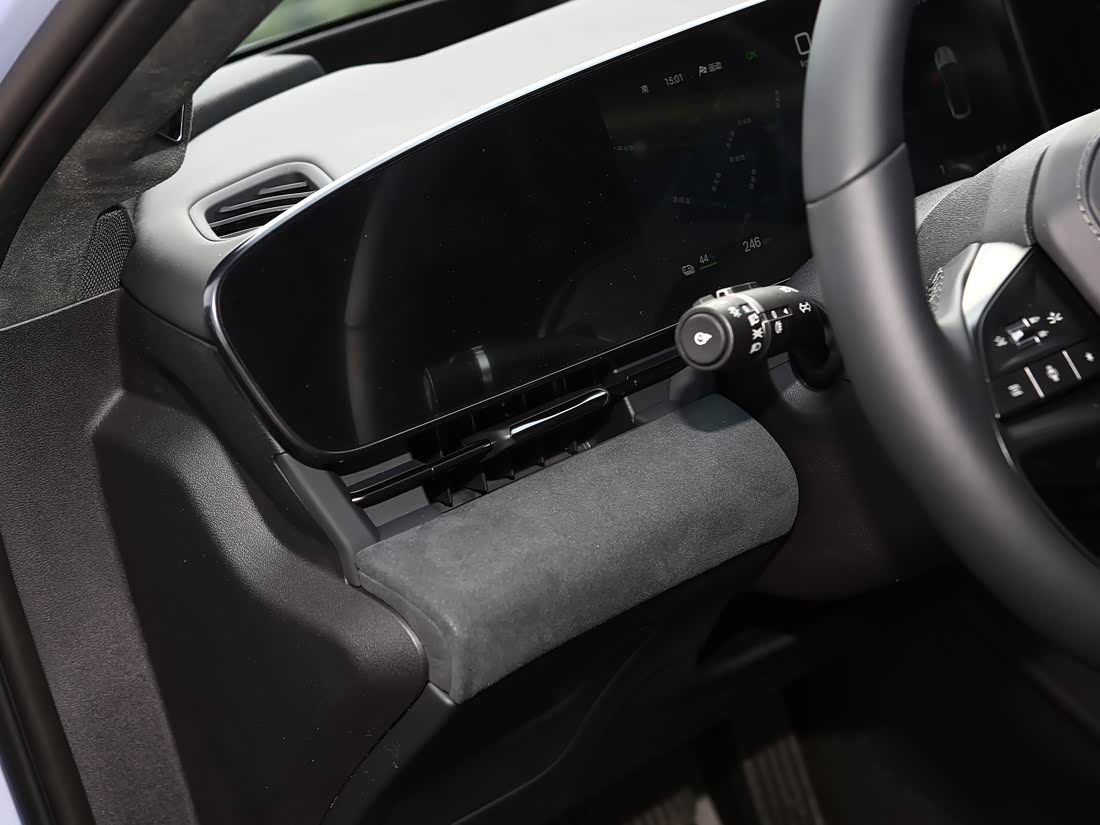 BYD Seal — фото 8
