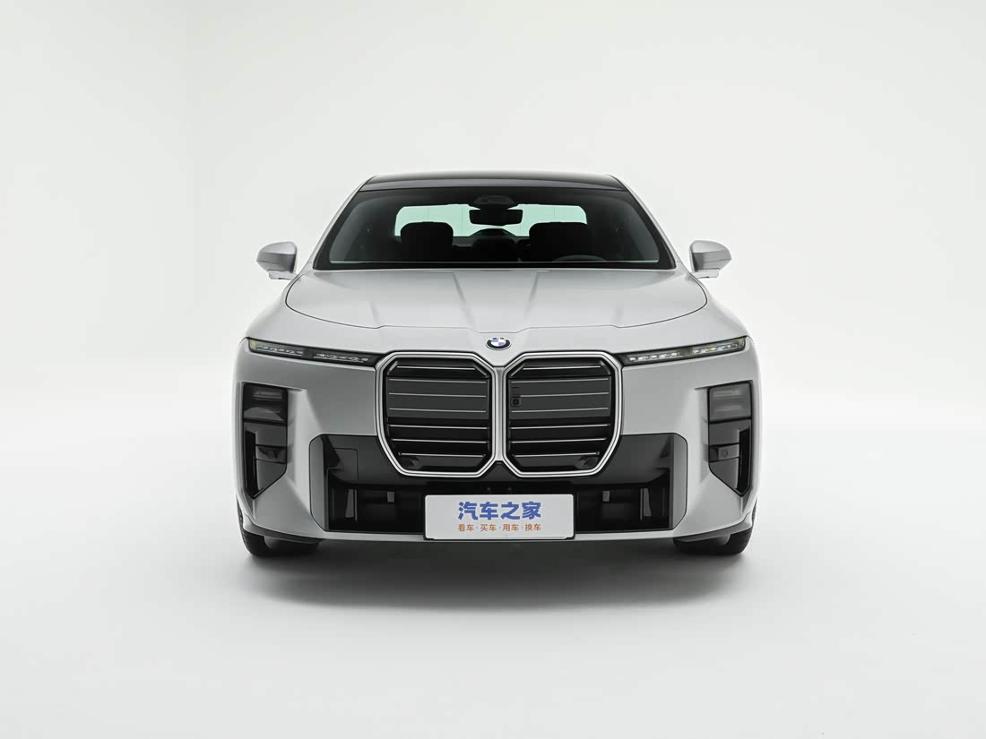 BMW i7 — фото 2
