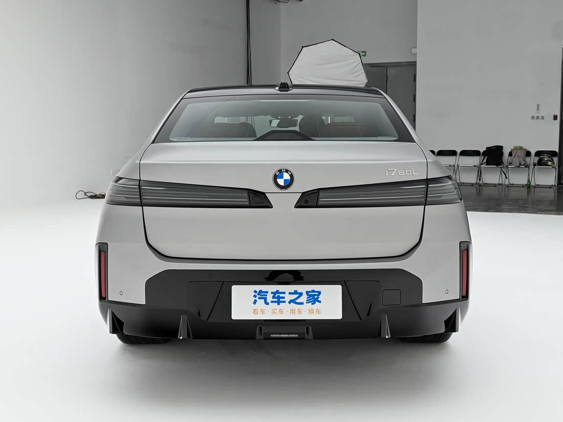 BMW i7 — фото 6