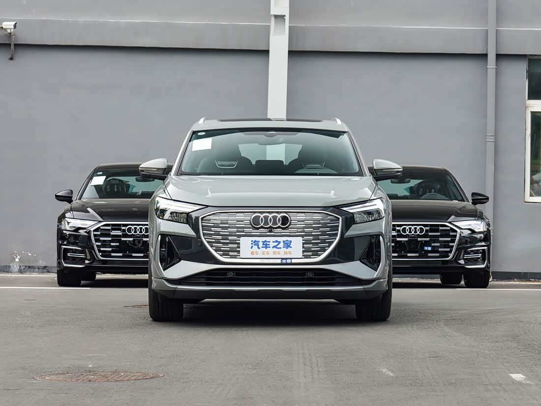 Audi Q4 e-tron — фото 2