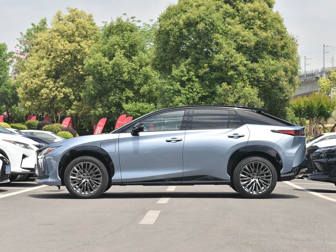 Lexus RZ — фото 2