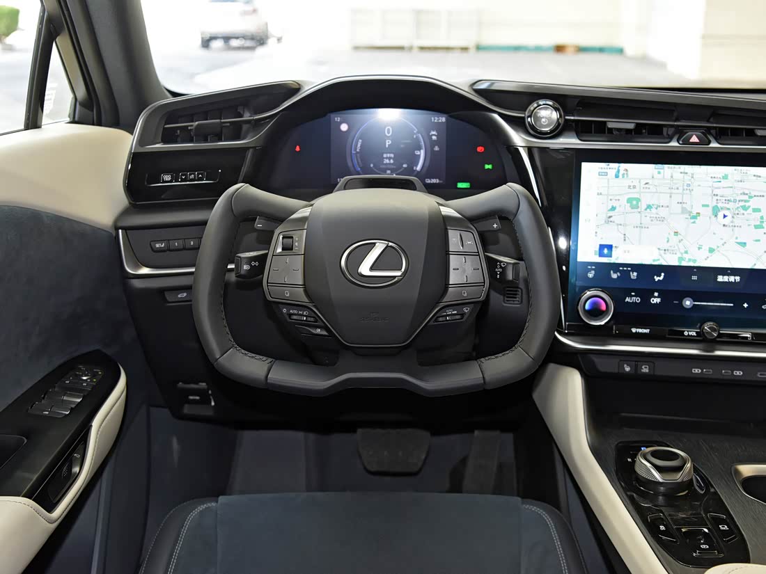 Lexus RZ — фото 6