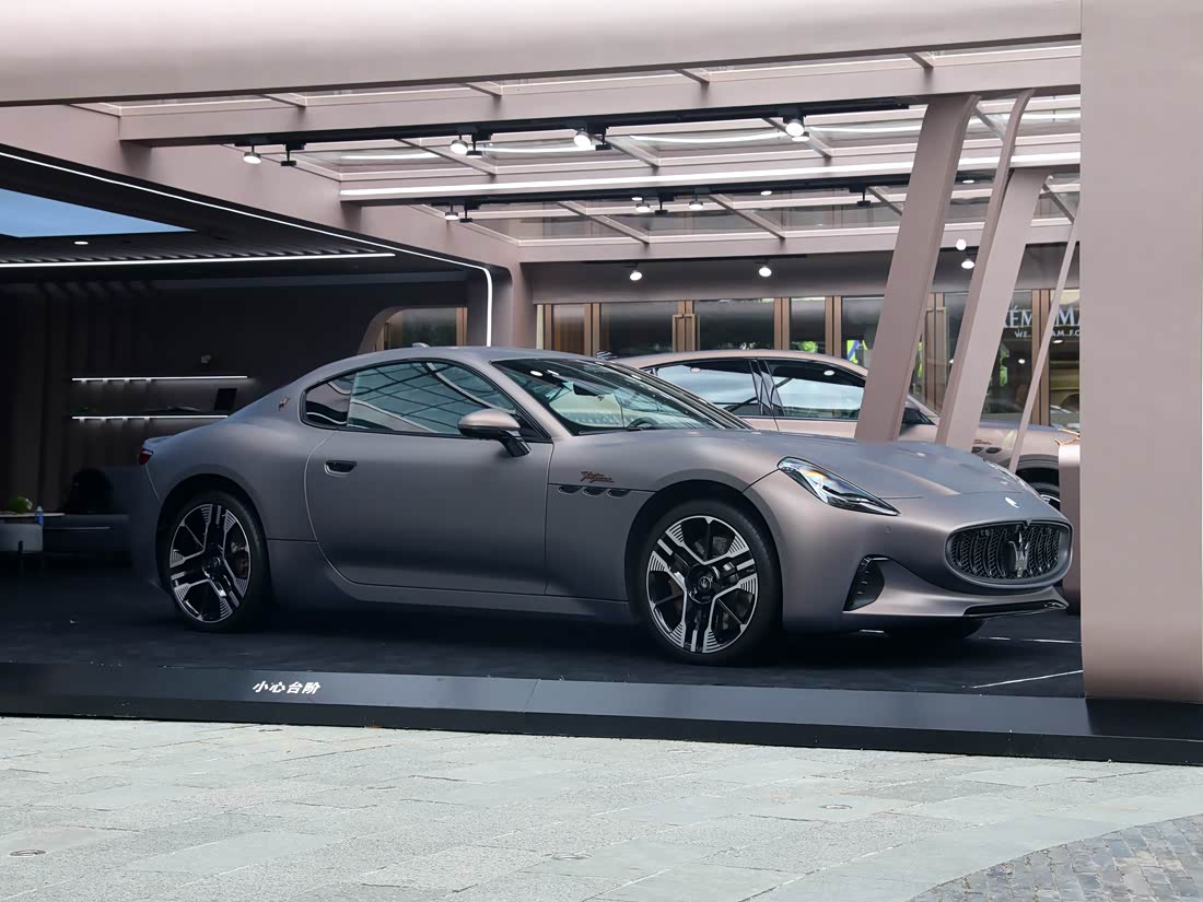 Maserati GranTurismo — фото 3