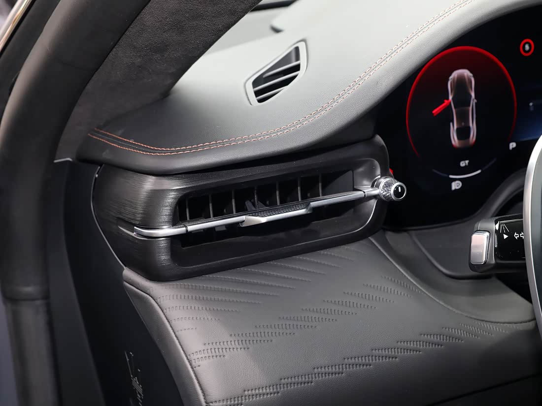 Maserati GranTurismo — фото 9