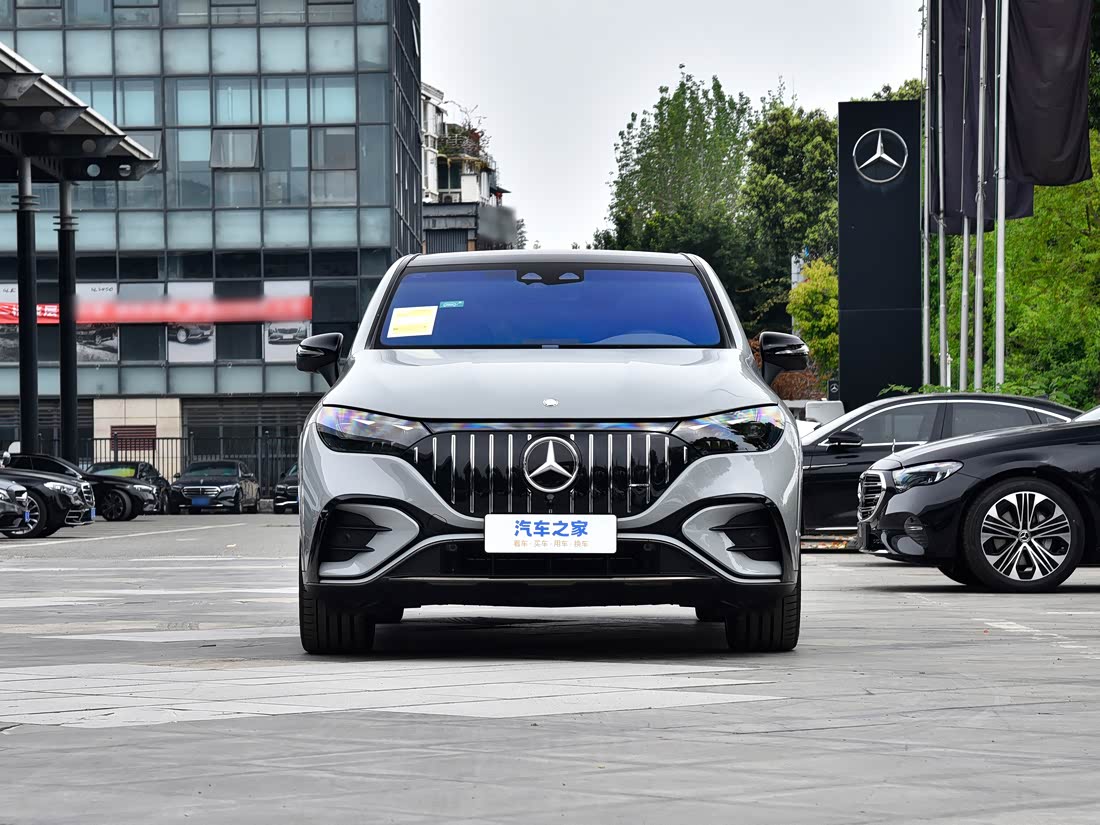 Mercedes-Benz EQE SUV AMG — фото 1