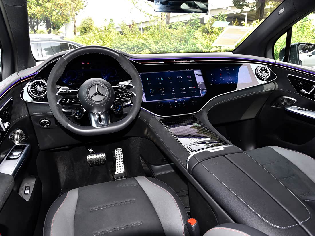 Mercedes-Benz EQE SUV AMG — фото 9