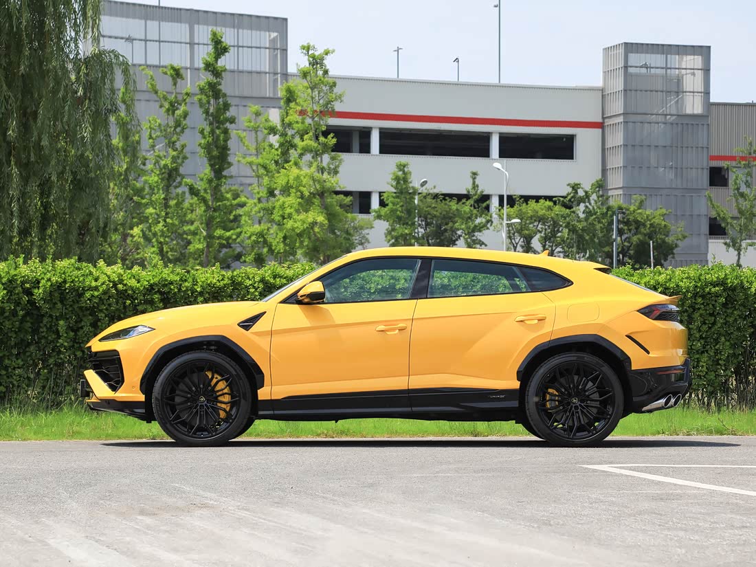 Lamborghini Urus SE — фото 2