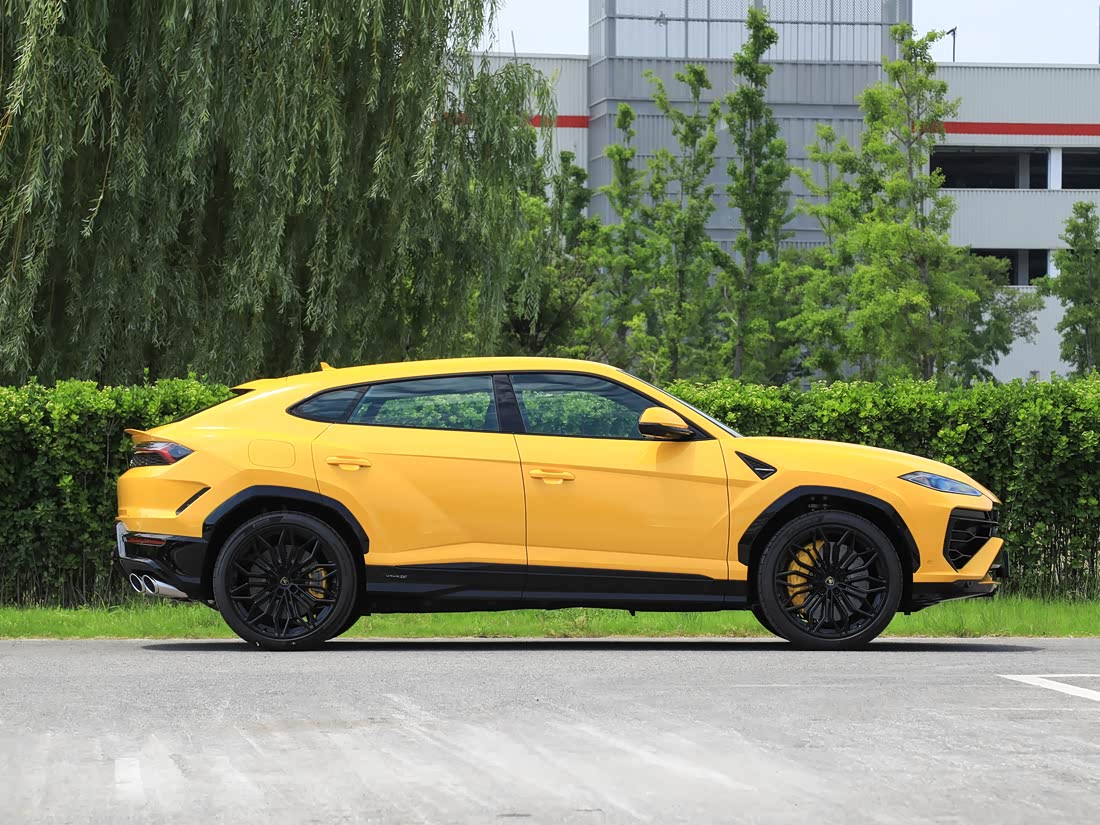 Lamborghini Urus SE — фото 5
