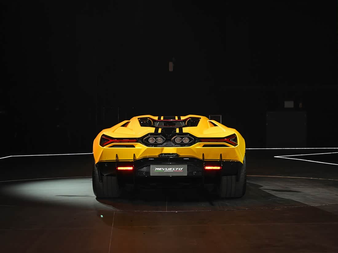 Lamborghini Revuelto — фото 3