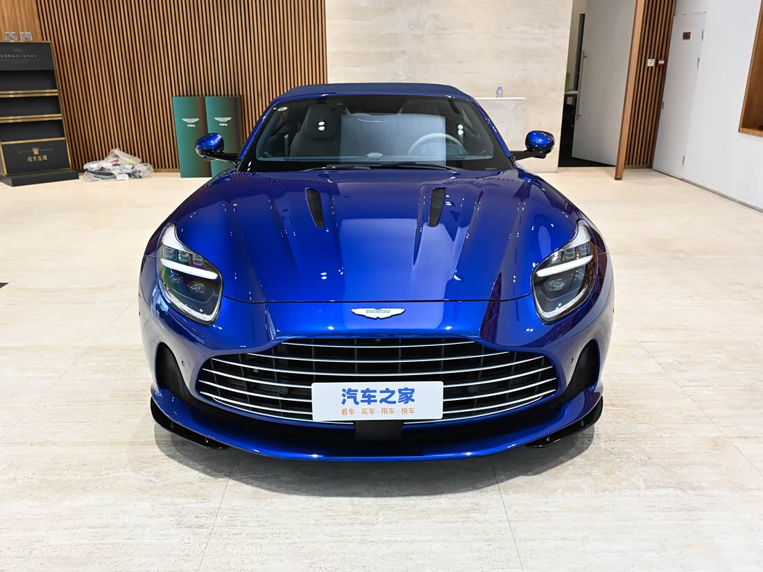 Aston Martin DB12 — фото 2