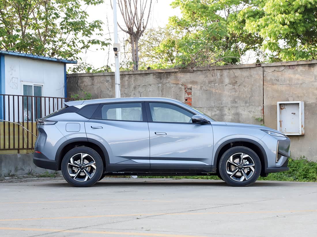 Dongfeng Aeolus L7 EV — фото 6