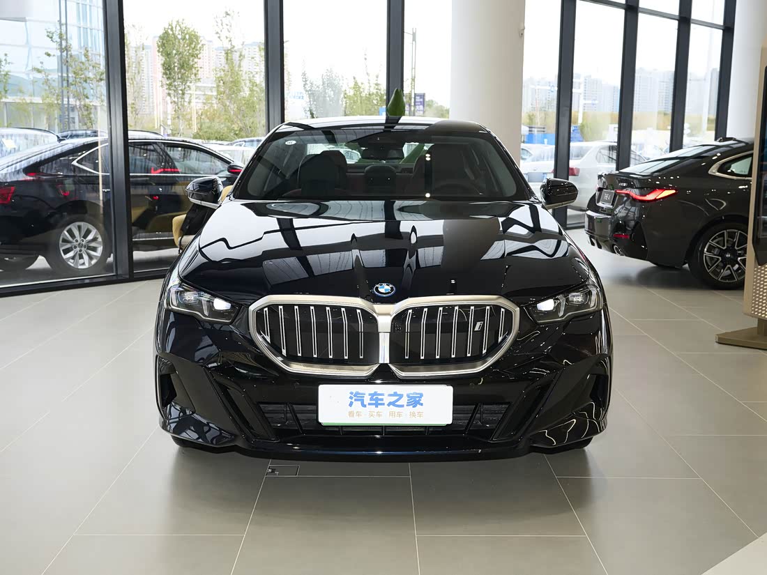 BMW i5 — фото 2