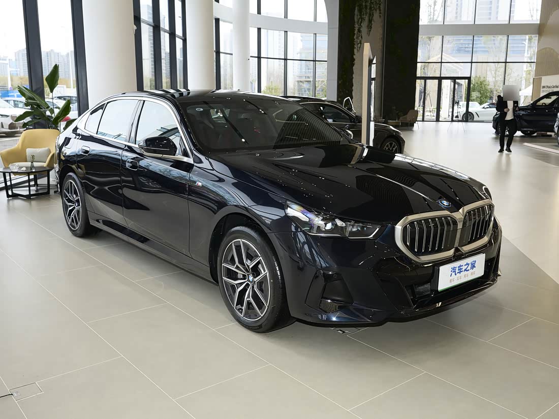BMW i5 — фото 3