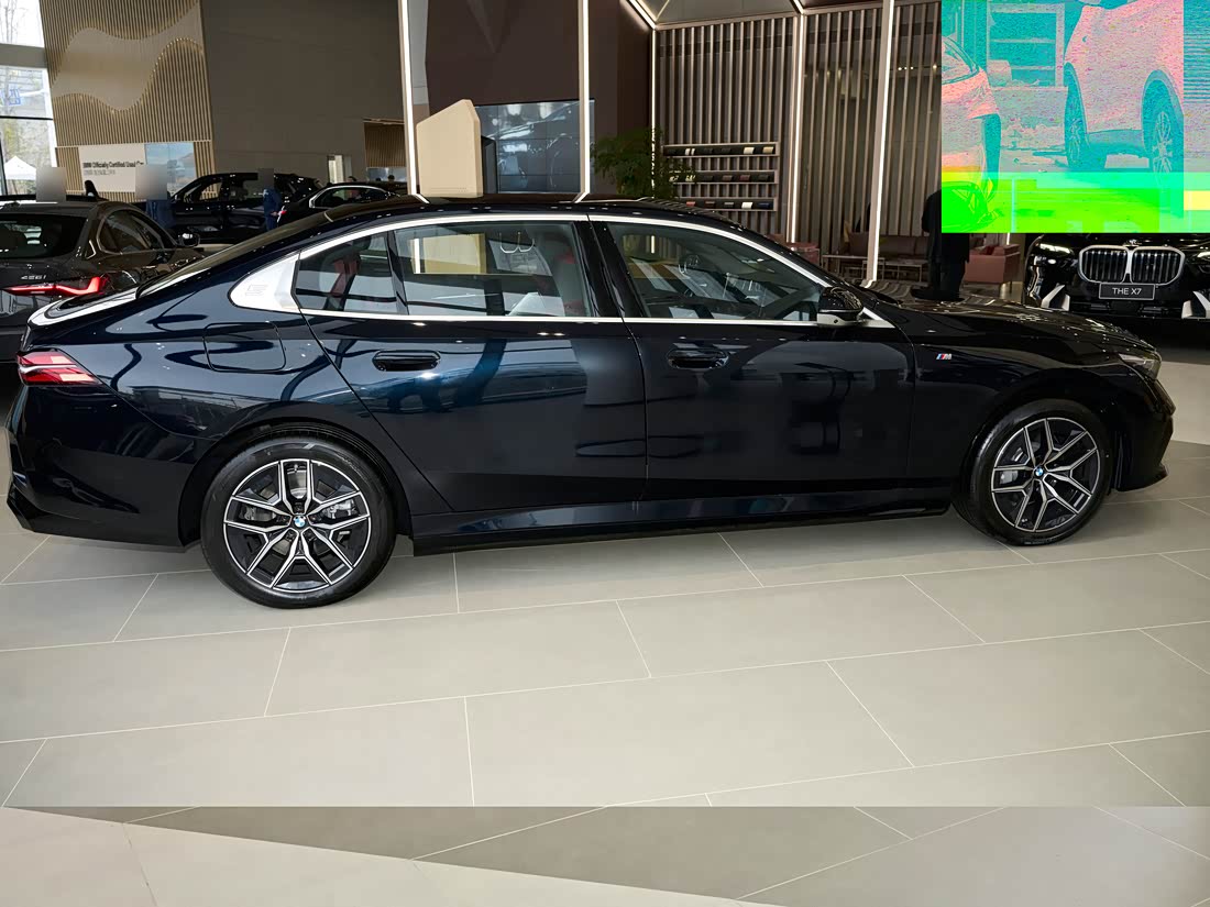 BMW i5 — фото 7