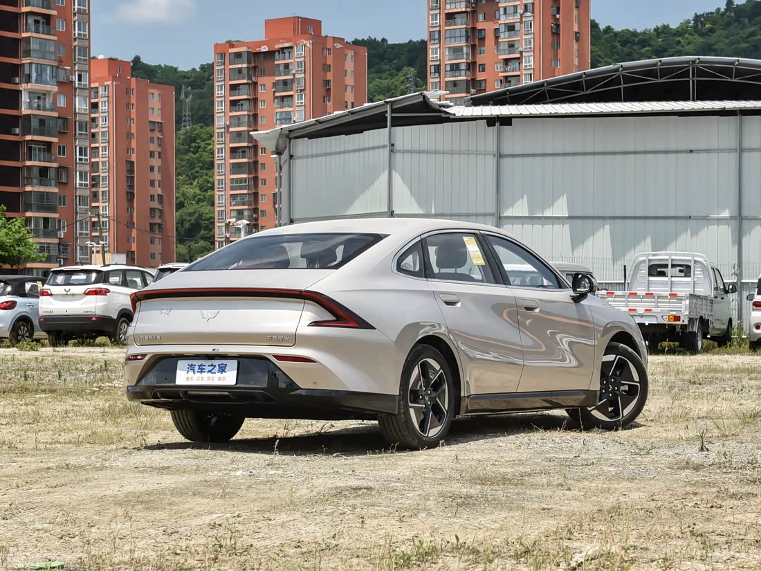 Wuling Starlight EV — фото 4