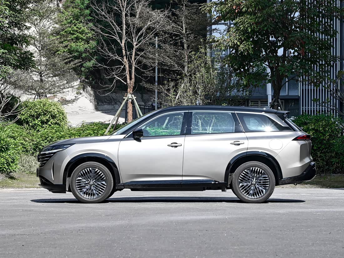 Nissan Pathfinder — фото 3