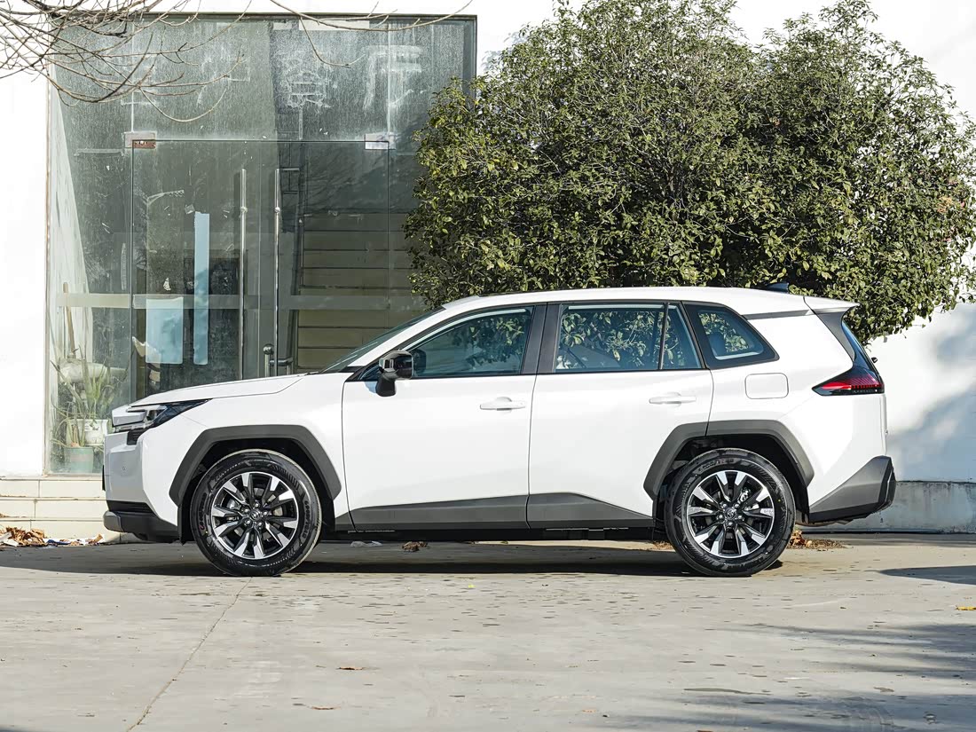 Toyota RAV4 — фото 4