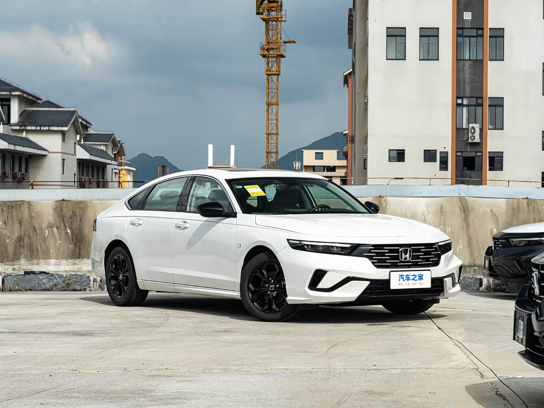 Honda Accord — фото 1