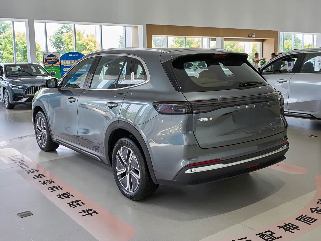 Geely Galaxy Starship 7 EM-i — фото 4