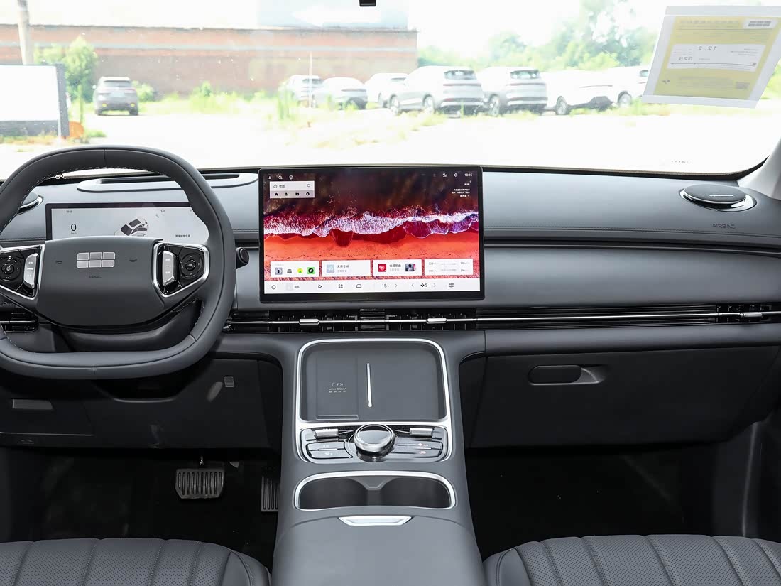 Geely Galaxy Starship 7 EM-i — фото 9