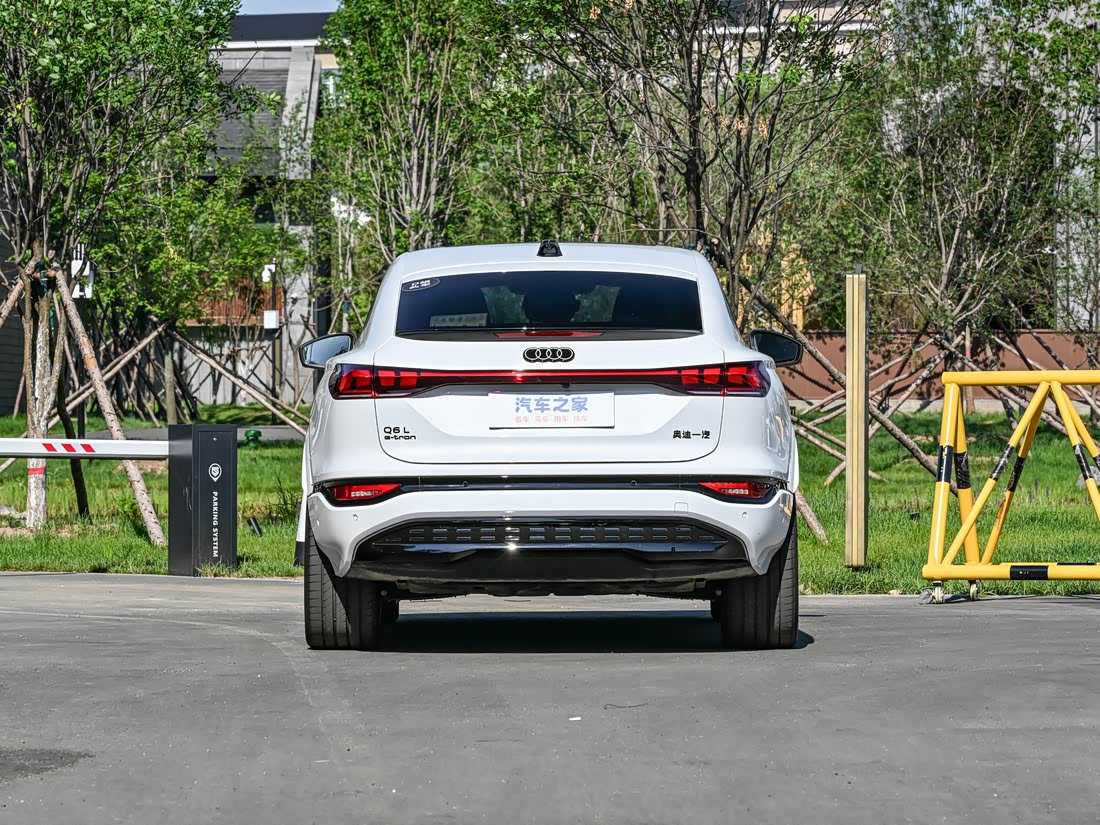 Audi Q6L Sportback e-tron — фото 3
