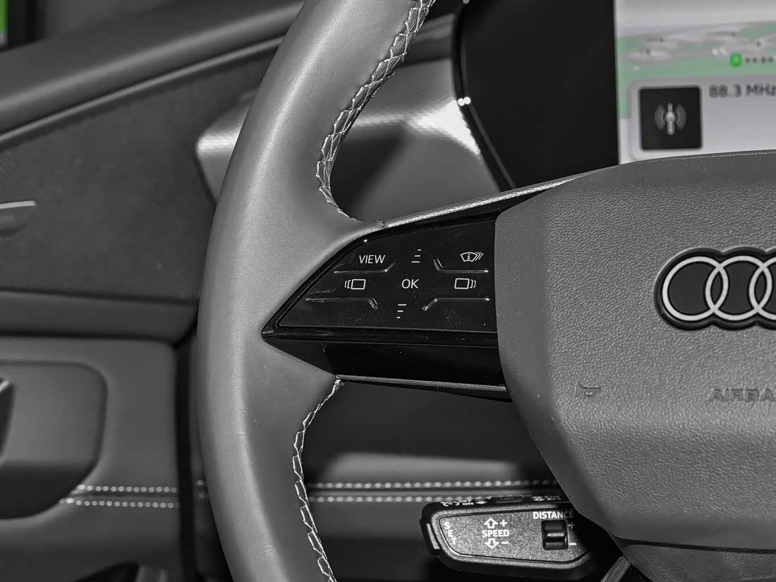 Audi Q6L Sportback e-tron — фото 7