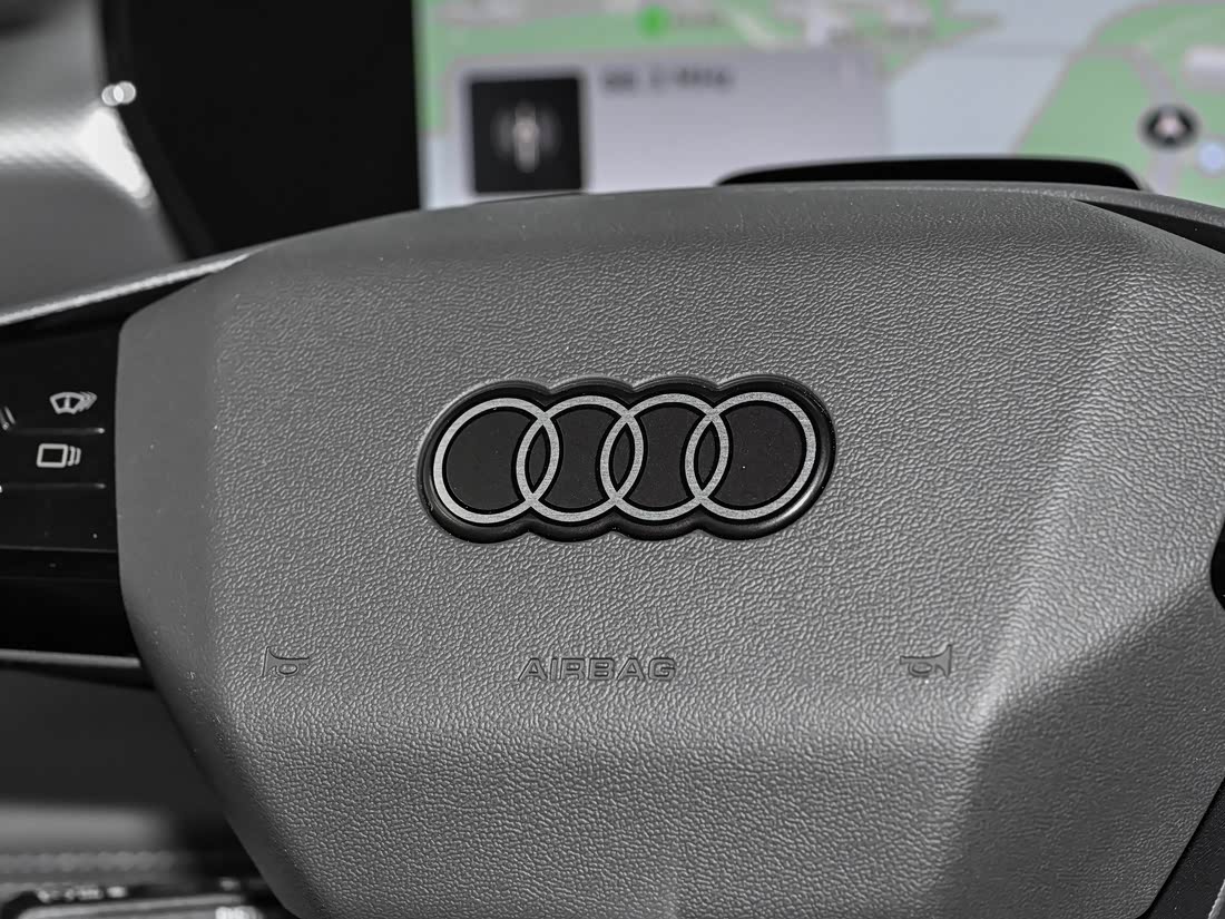 Audi Q6L Sportback e-tron — фото 9