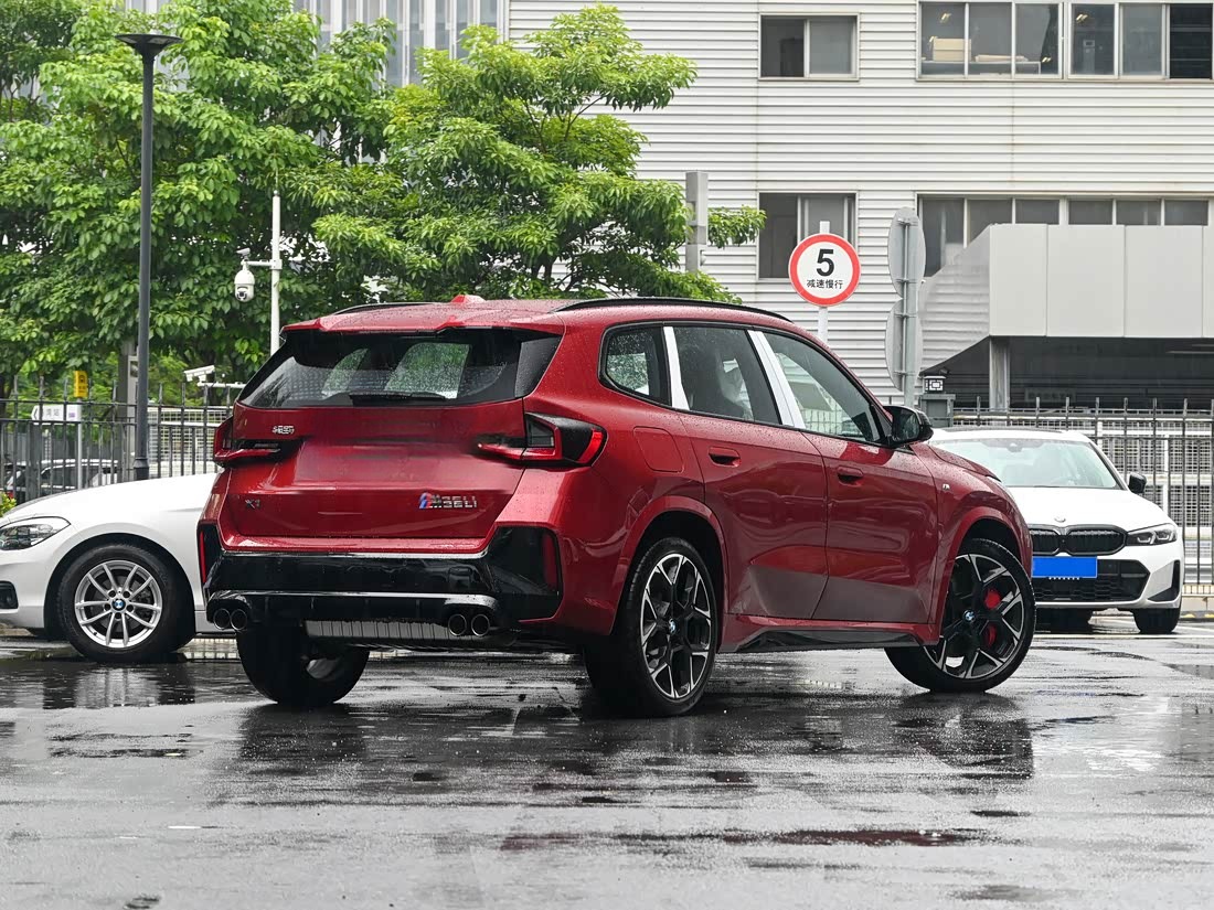 BMW X1 M35Li — фото 5