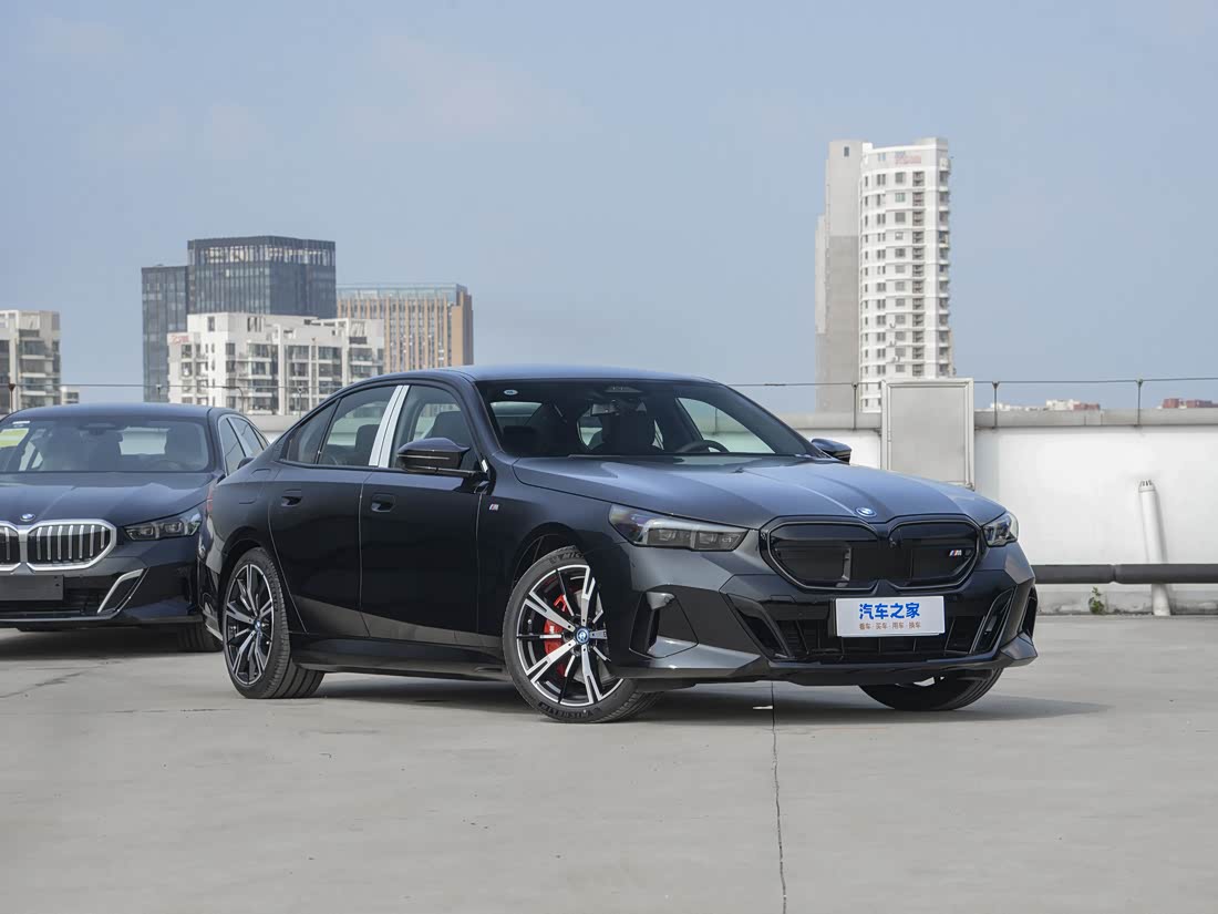BMW i5 M60 — фото 1