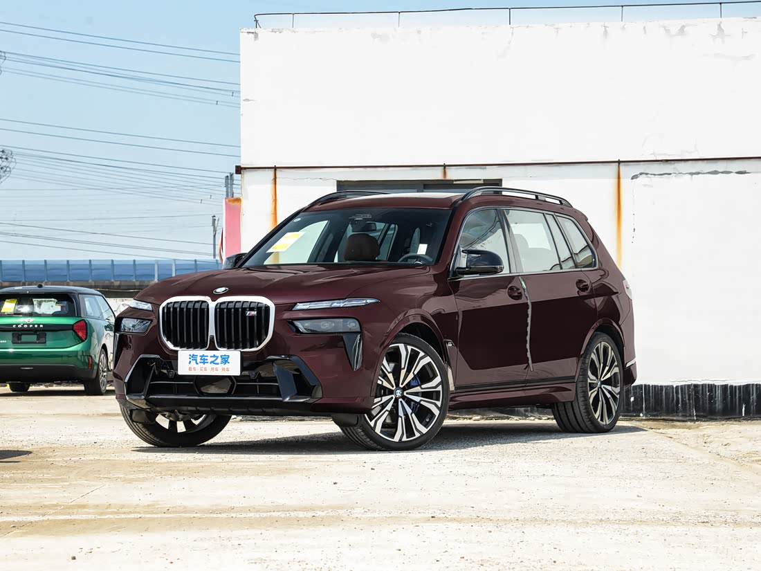 BMW X7 M60i — фото 1