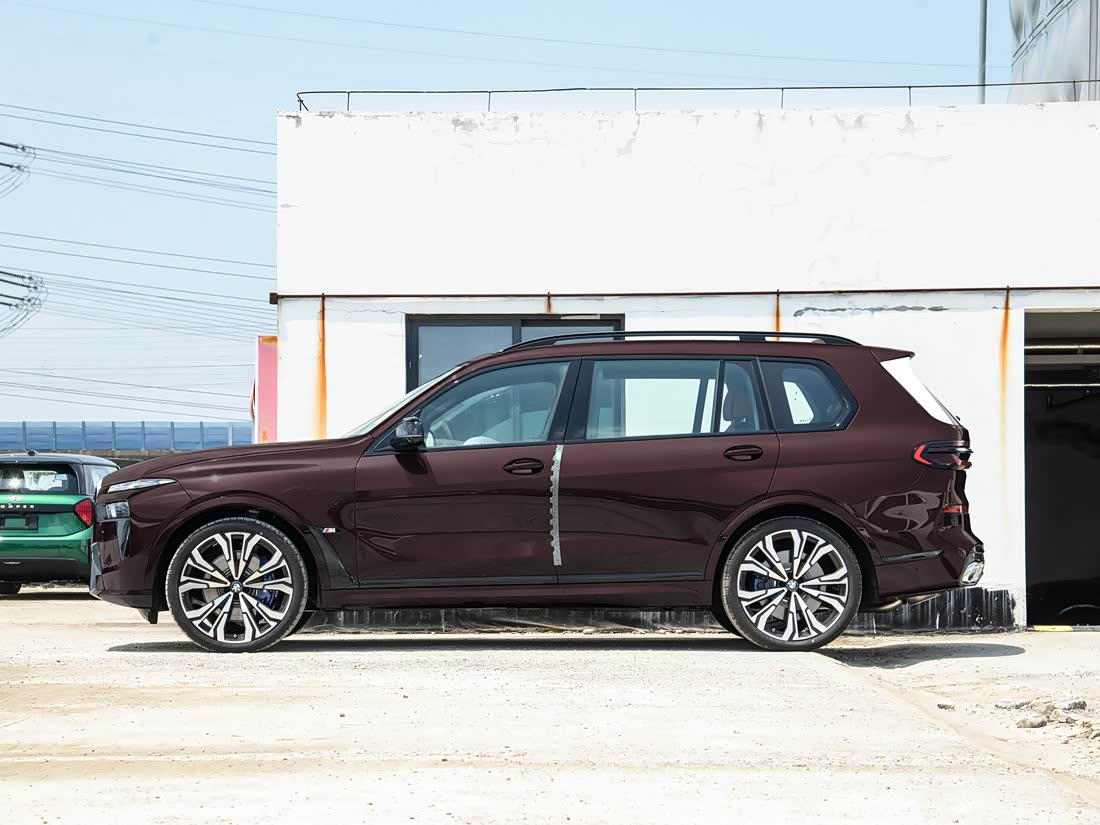 BMW X7 M60i — фото 3